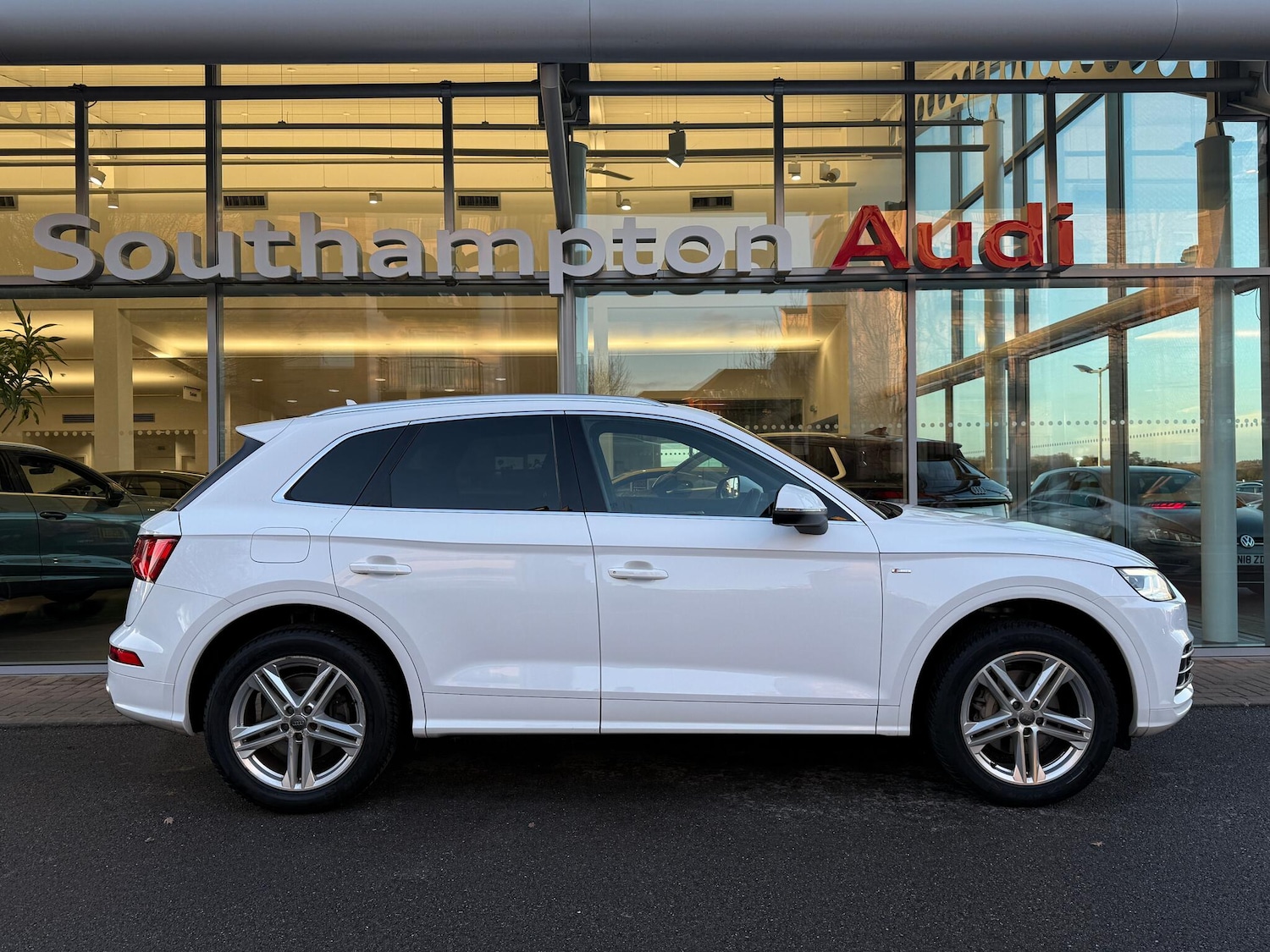 Used Audi Q5 2018 for sale - 76832620: Photo 2
