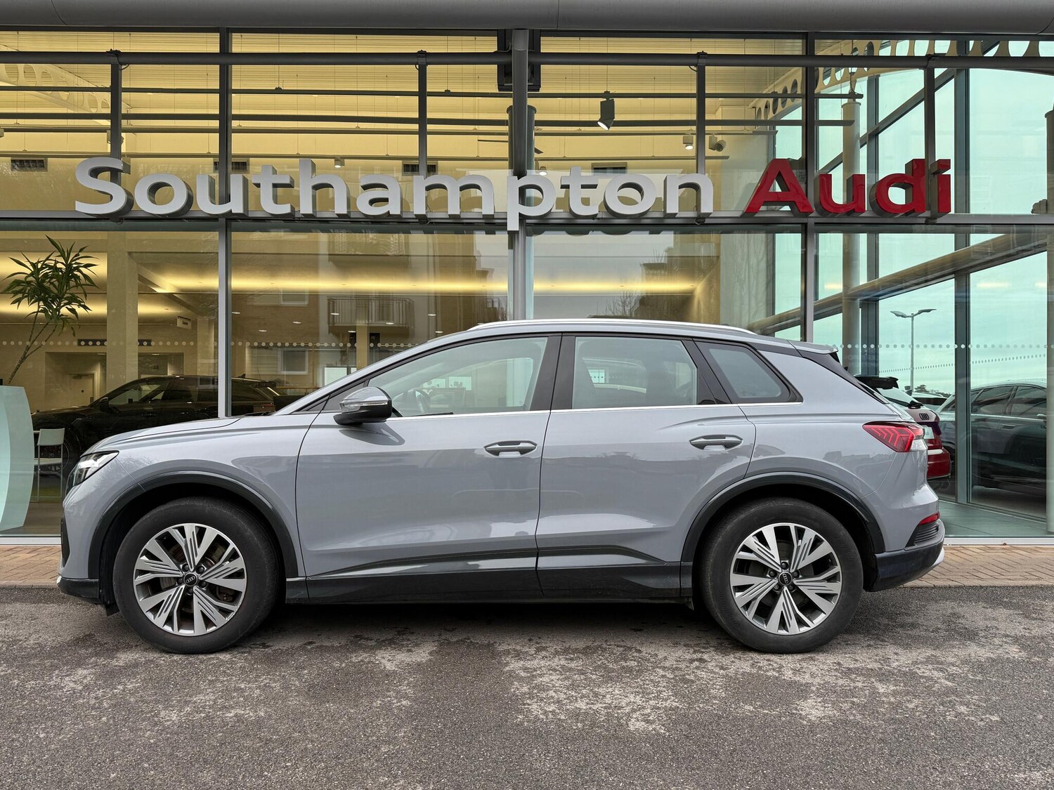 Used Audi Q4 e-tron 2023 for sale - 77696136: Photo 45