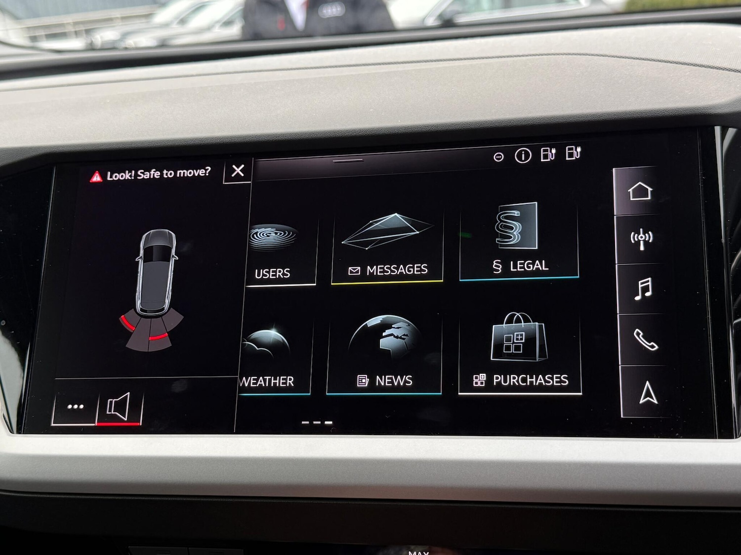 Used Audi Q4 e-tron 2023 for sale - 77696136: Photo 5