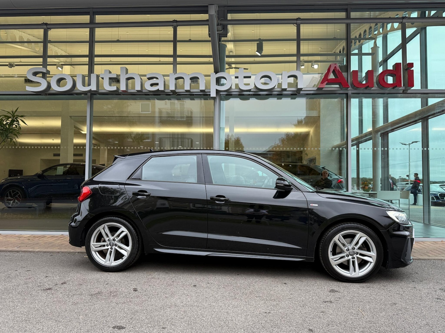 Used Audi A1 2019 for sale - 76295553: Photo 2