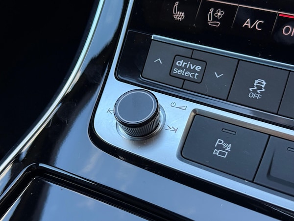 Used Audi Q7 2023 for sale - 76226675: Photo 11