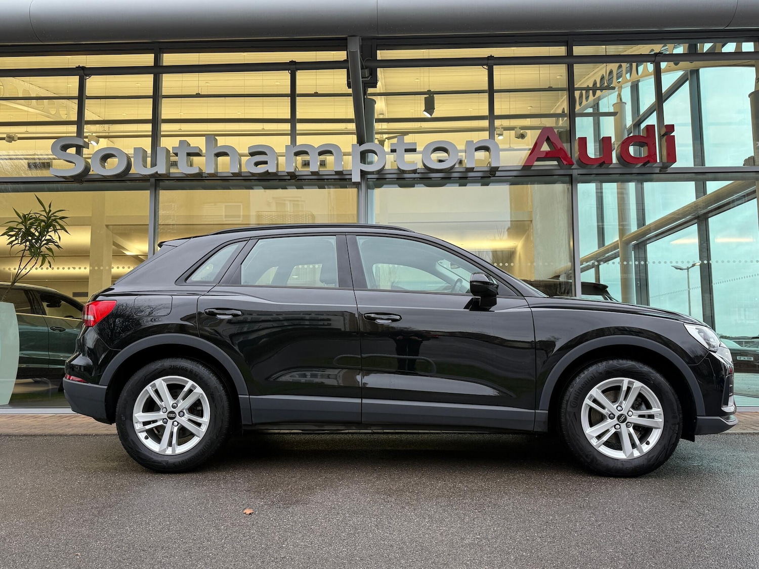 Used Audi Q3 2022 for sale - 76976204: Photo 2