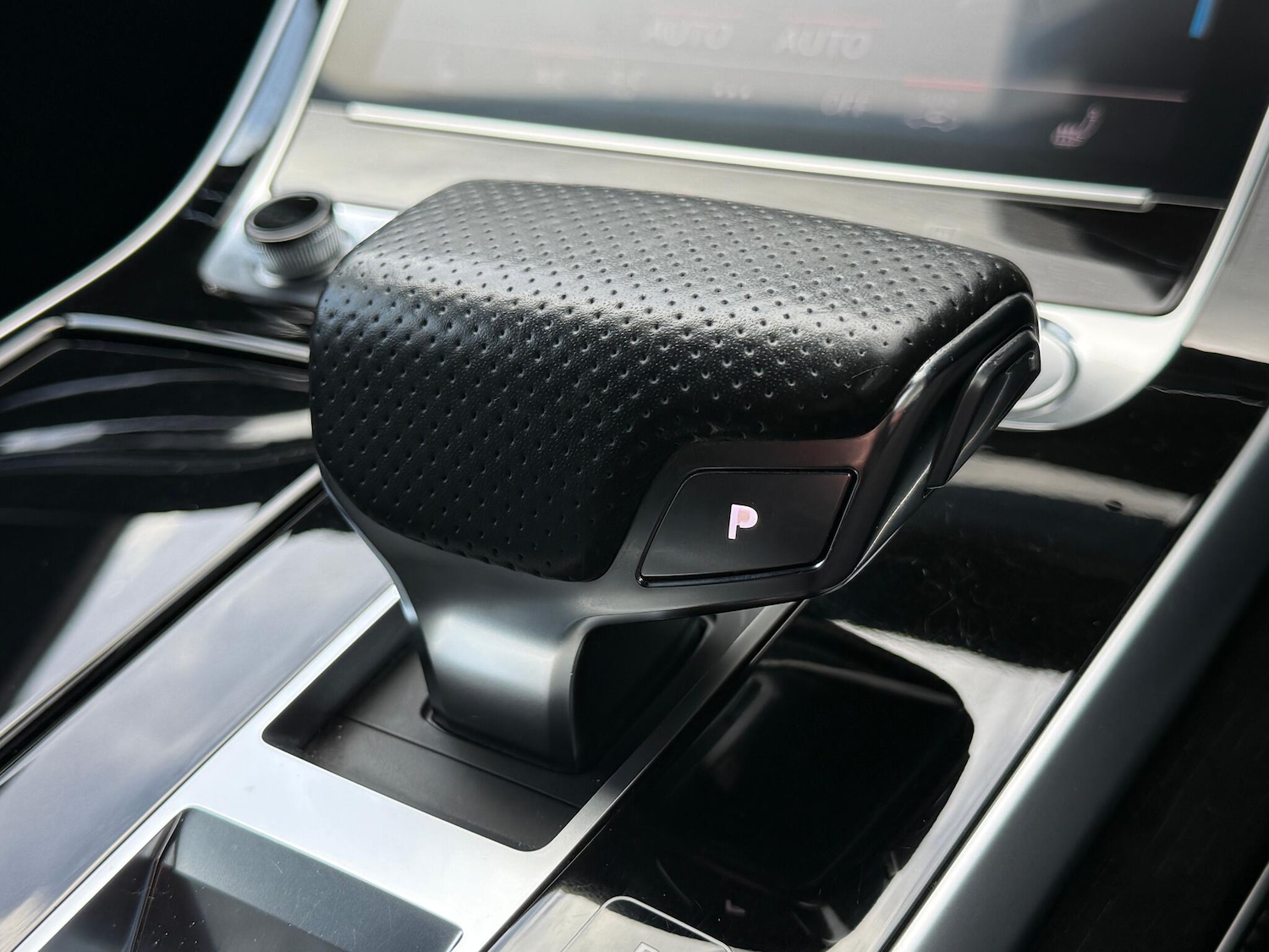 Used Audi Q8 2018 for sale - 77238489: Photo 25