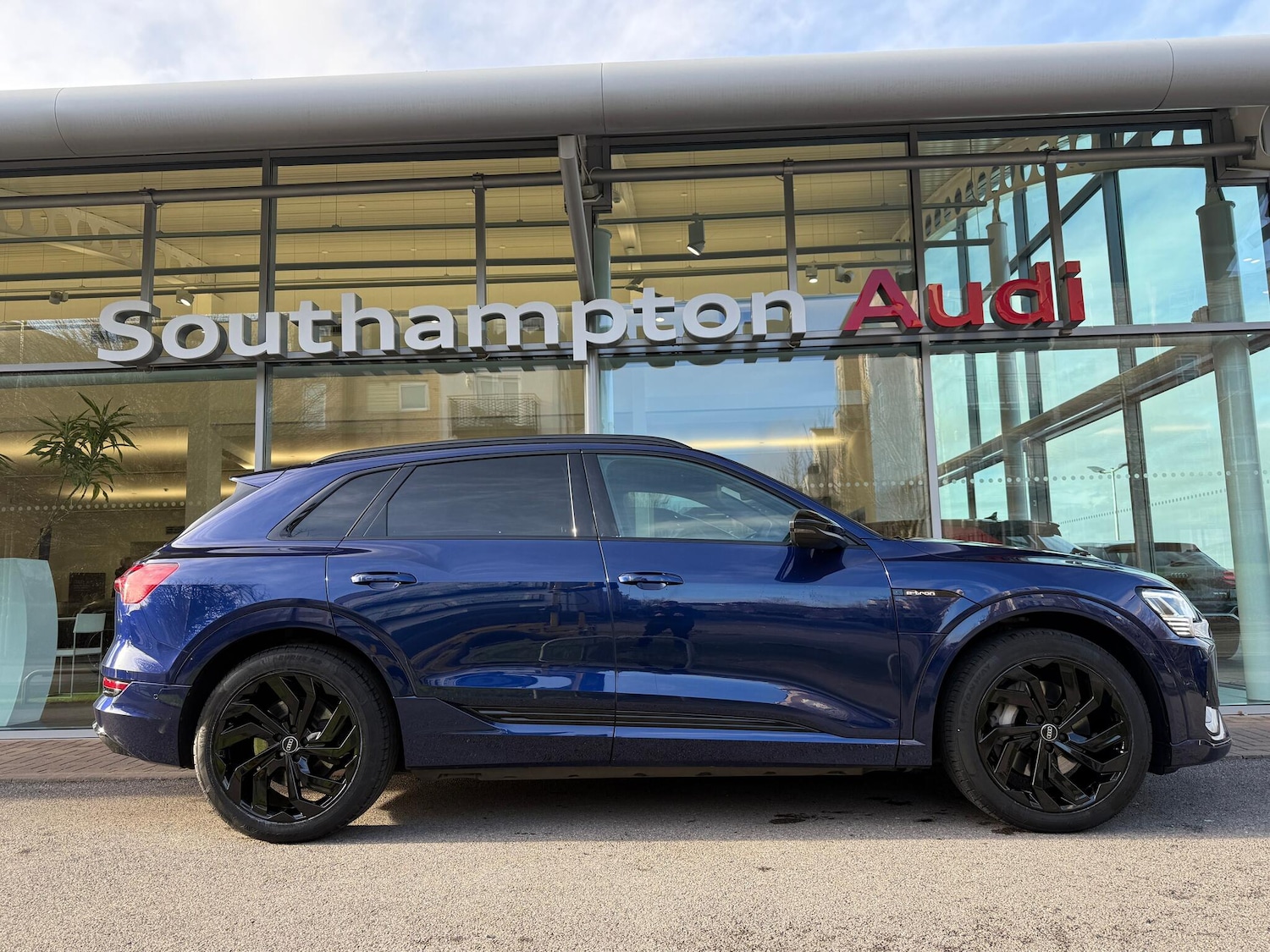 Used Audi e-tron for sale - 77279079: Photo 2