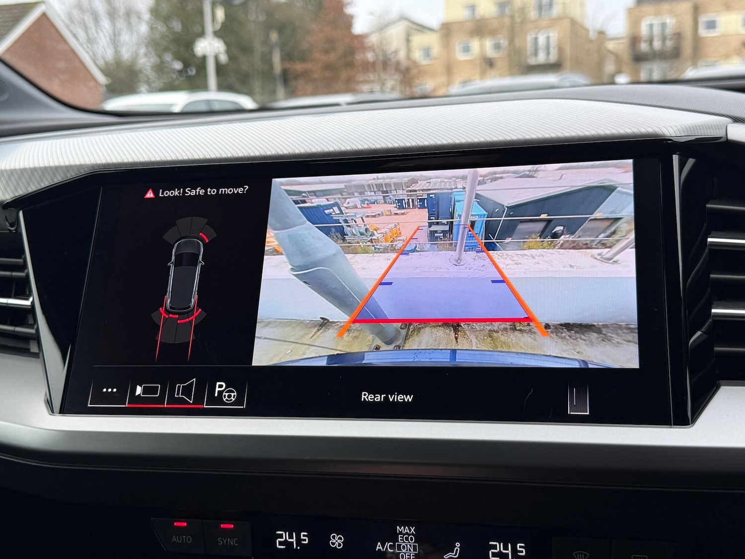 Used Audi Q4 e-tron 2024 for sale - 77624817: Photo 5