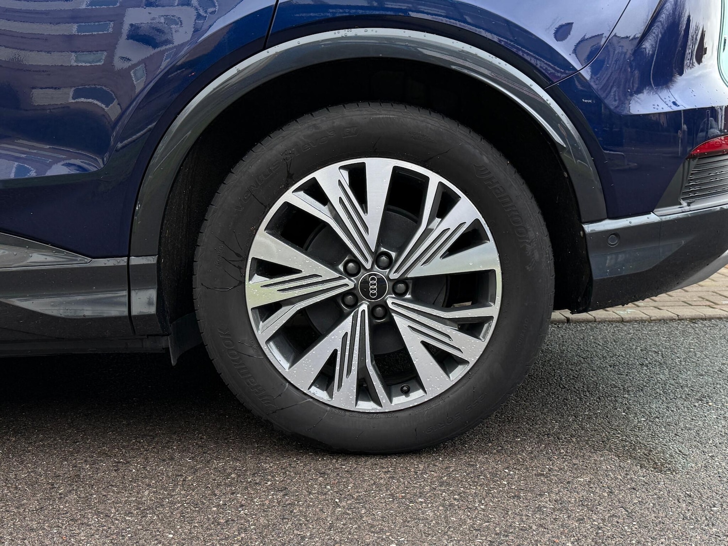 Used Audi Q4 e-tron 2024 for sale - 77624817: Photo 9