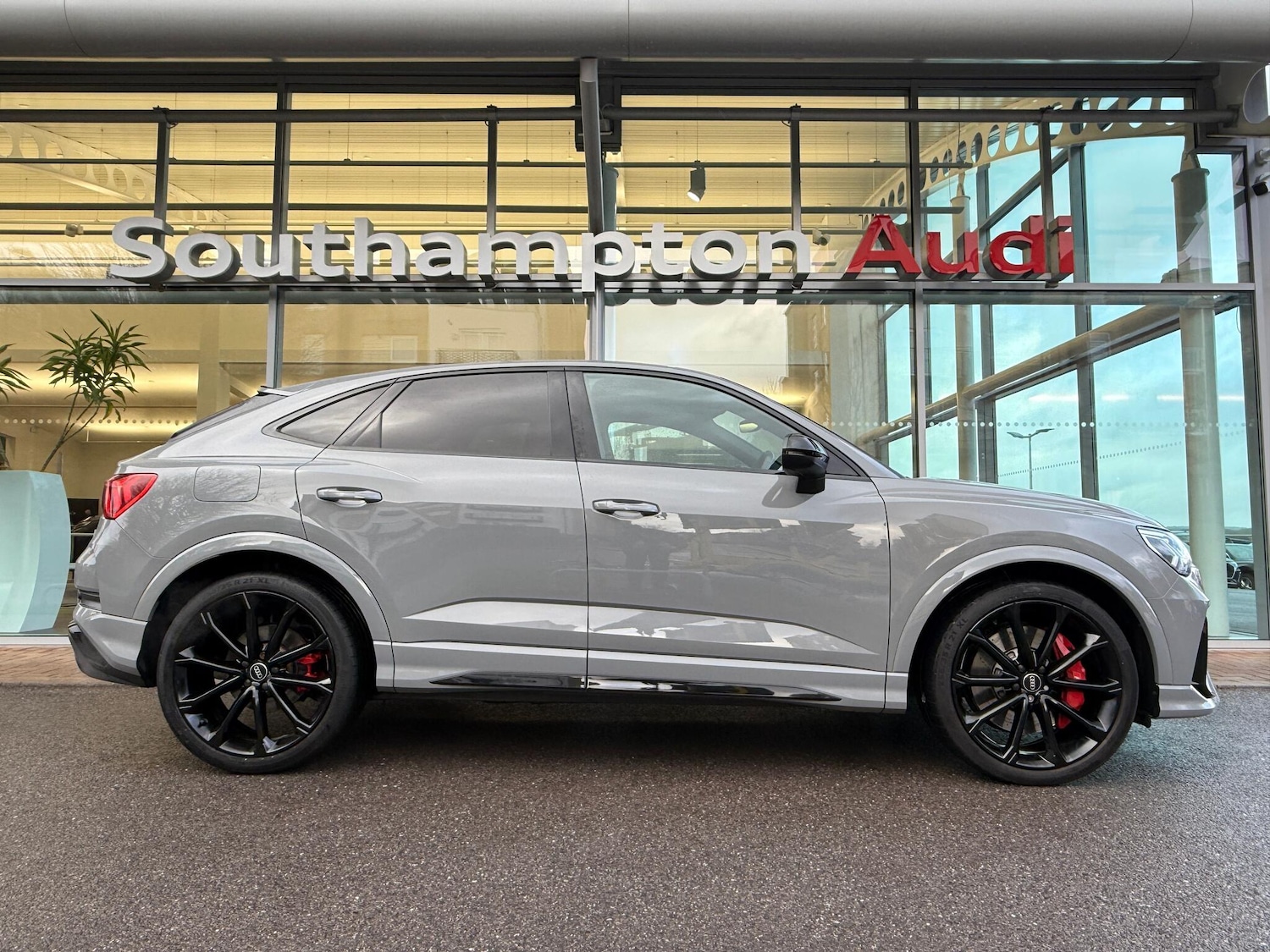 Used Audi RS Q3 for sale - 77175328: Photo 2