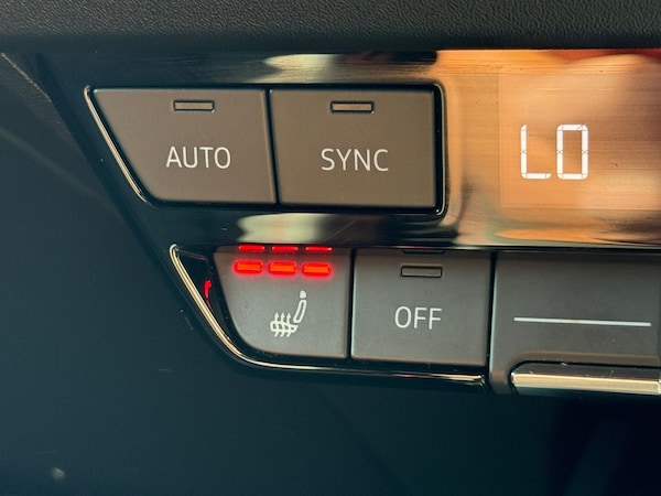 Used Audi Q4 e-tron 2023 for sale - 76108599: Photo 58