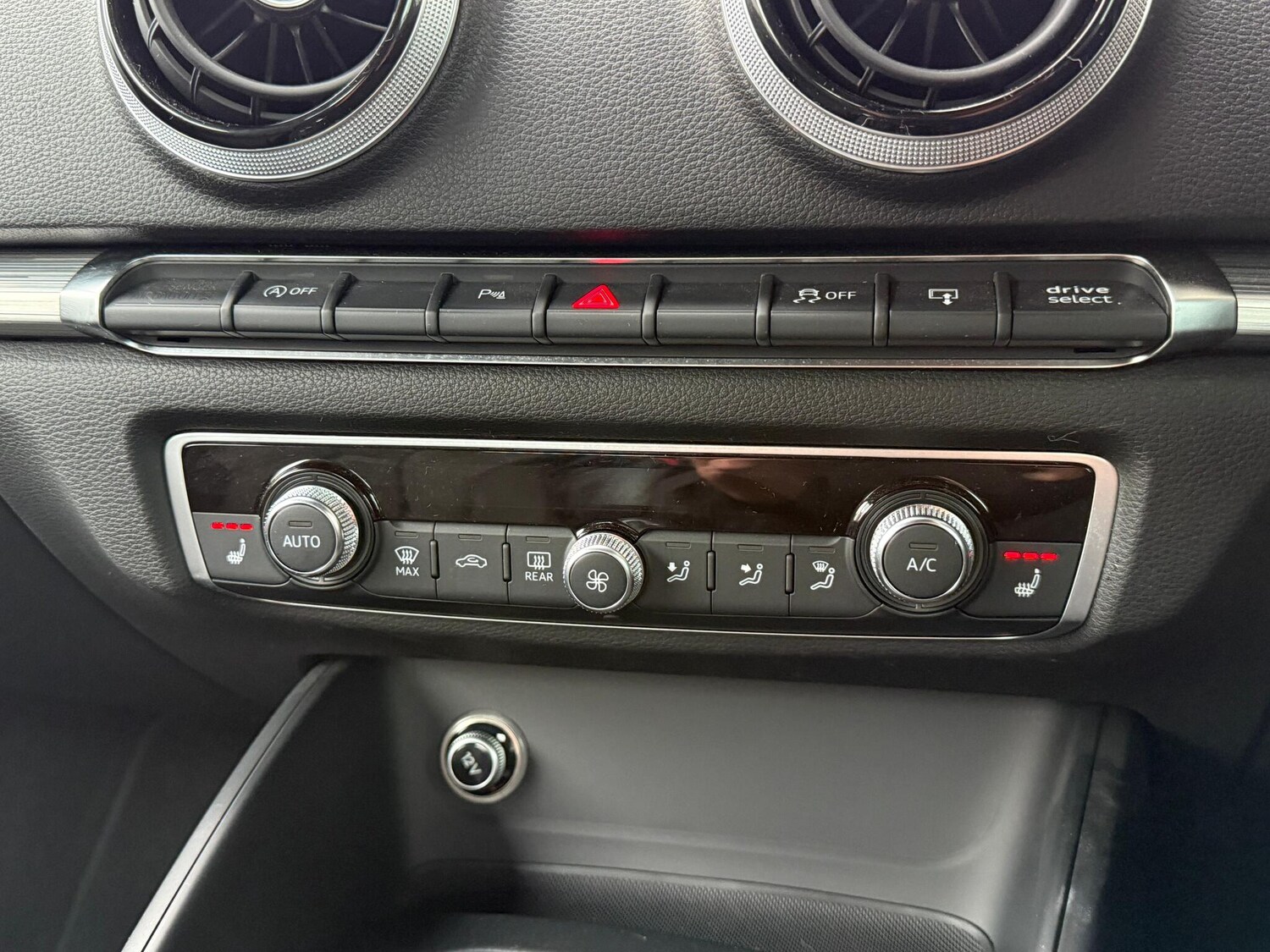 Used Audi A3 Cabriolet 2016 for sale - 76689128: Photo 17