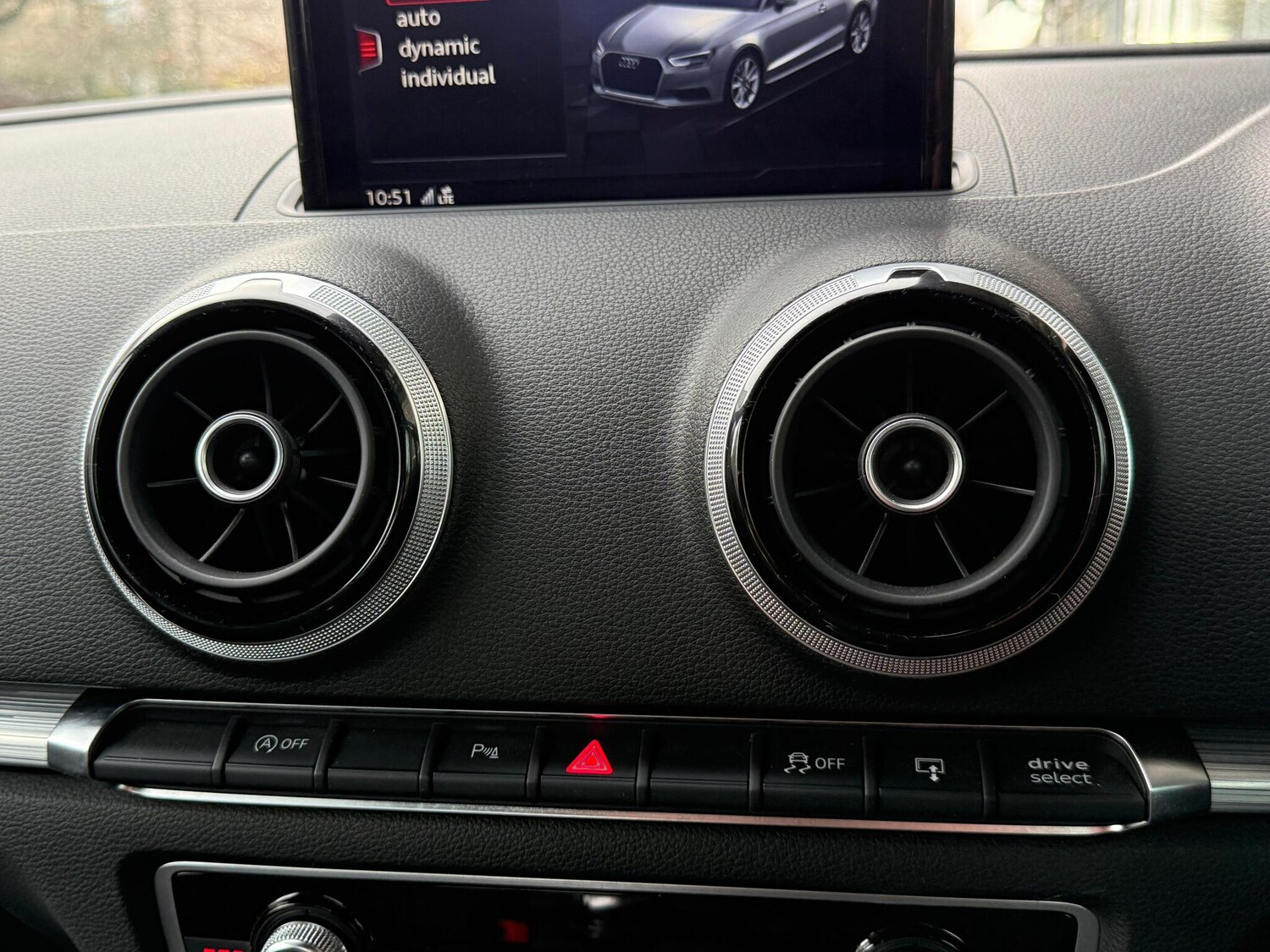 Used Audi A3 Cabriolet 2016 for sale - 76689128: Photo 18