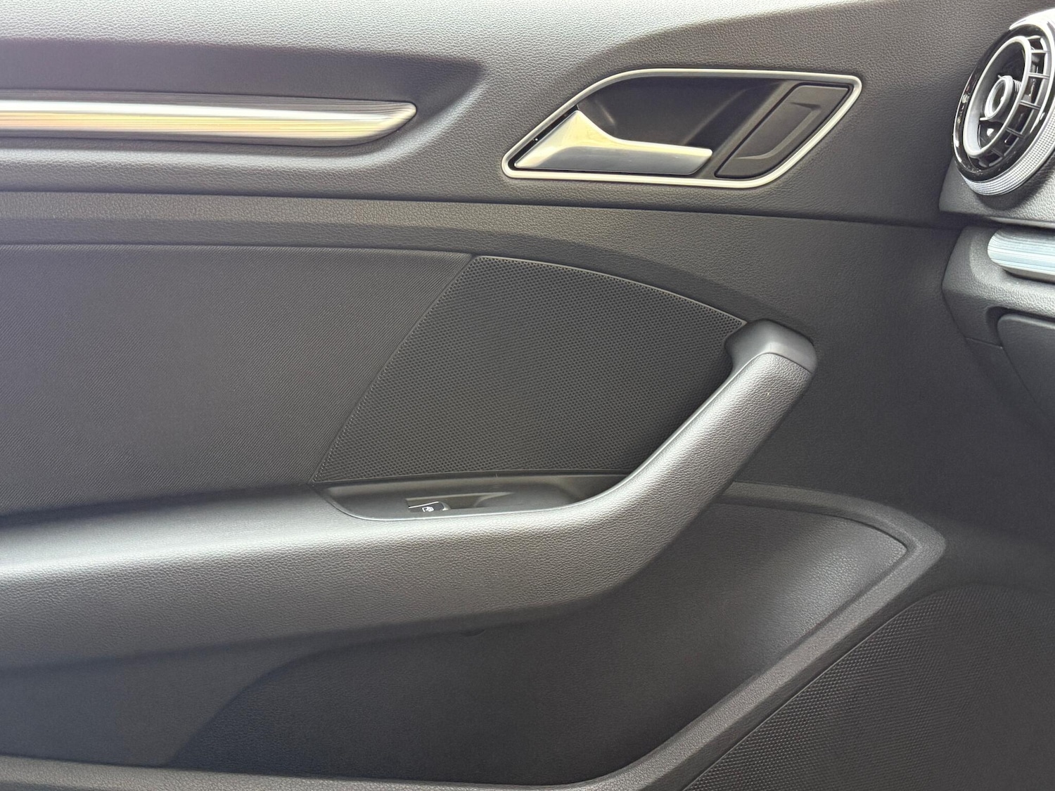 Used Audi A3 Cabriolet 2016 for sale - 76689128: Photo 30