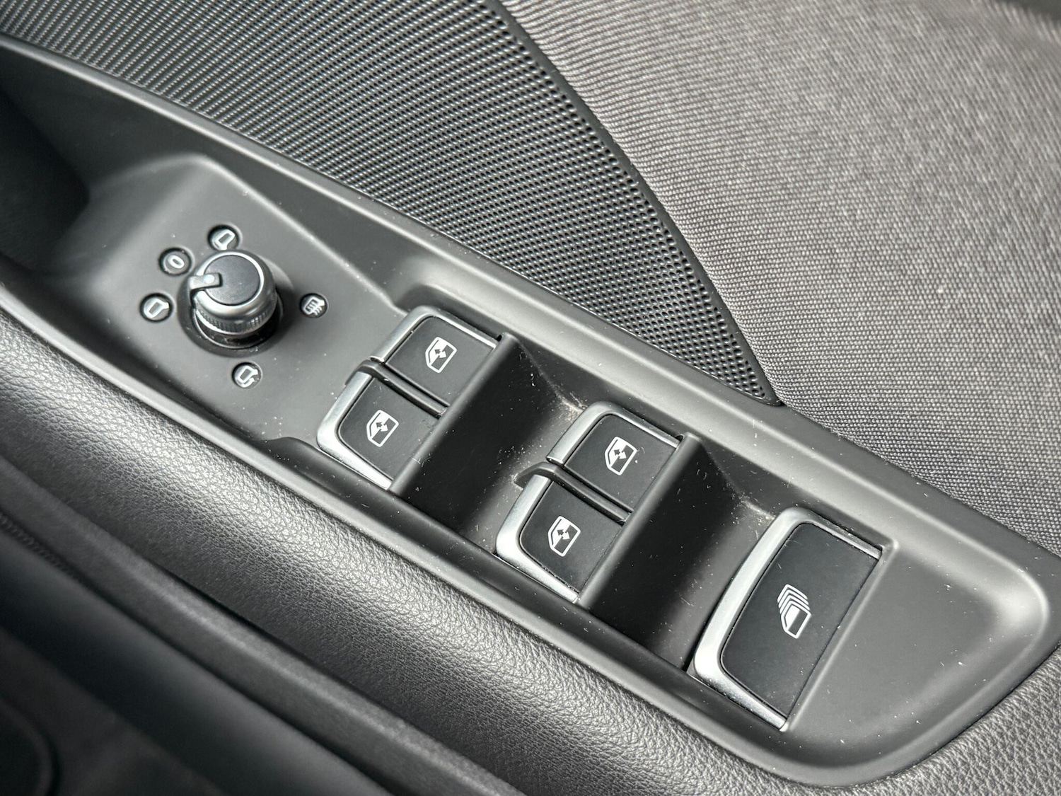 Used Audi A3 Cabriolet 2016 for sale - 76689128: Photo 31