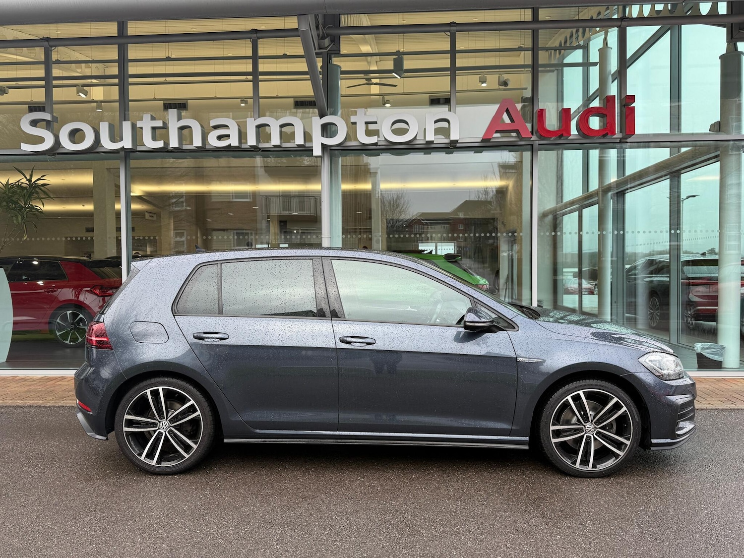 Used Volkswagen Golf 2019 for sale - 77468159: Photo 2