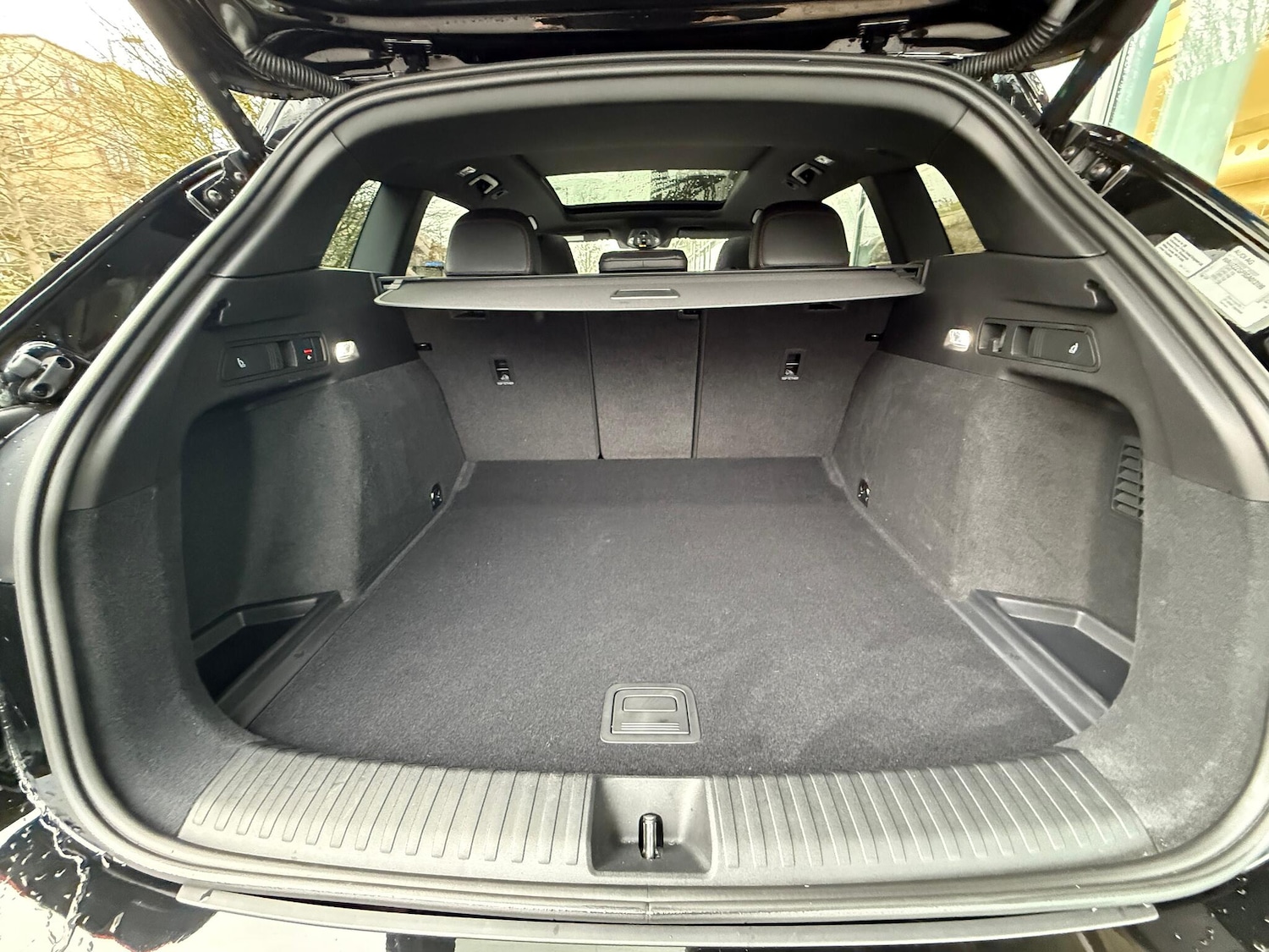 Used Audi Q6 e-tron 2025 for sale - 76926575: Photo 45