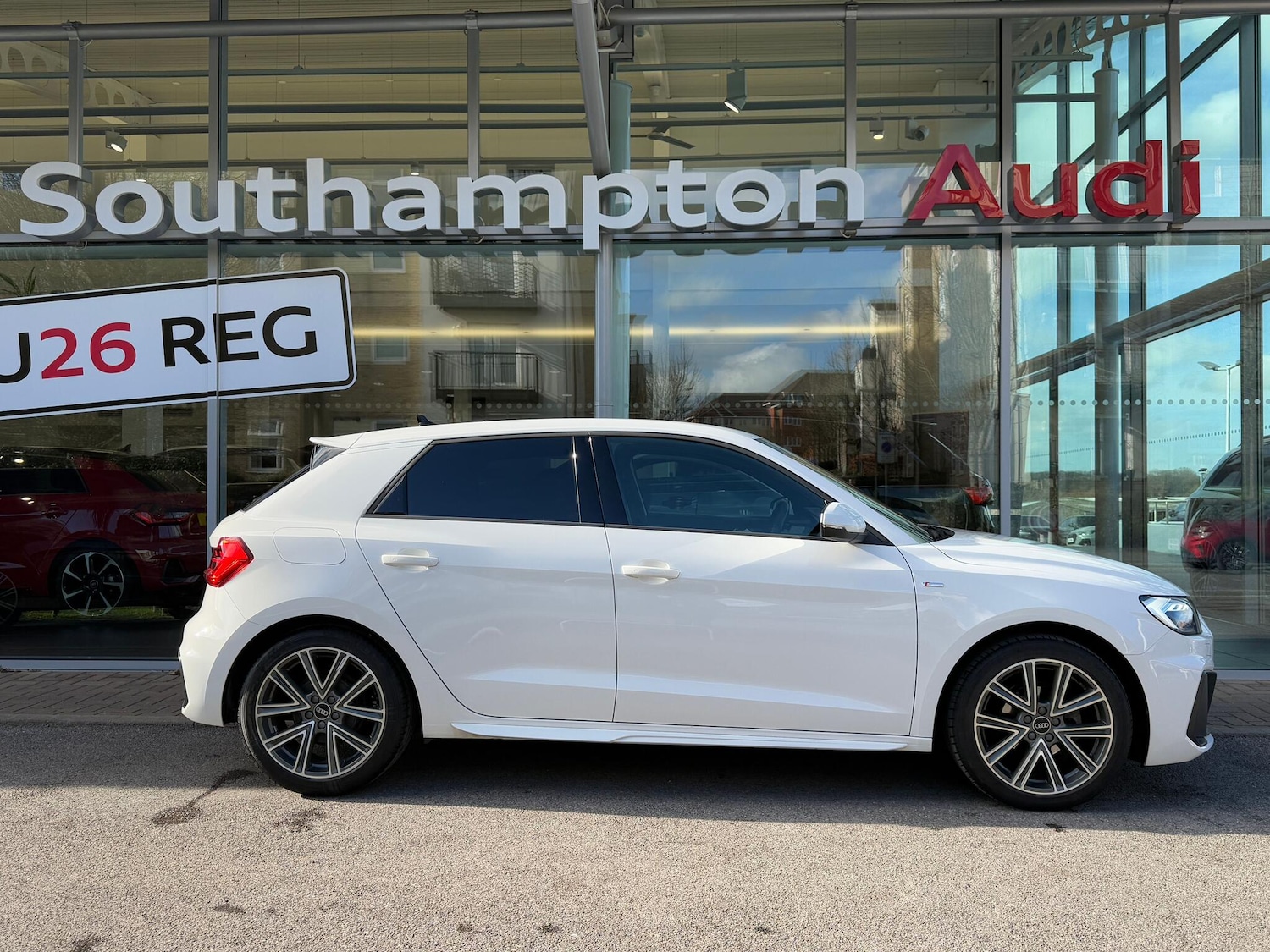 Used Audi A1 for sale - 77670667: Photo 2