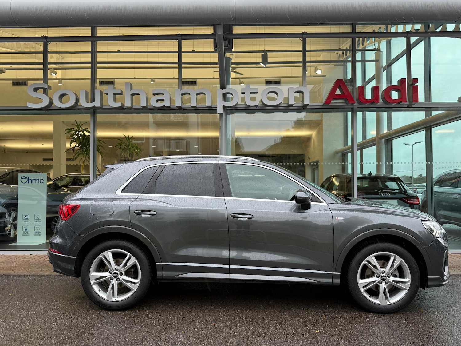 Used Audi Q3 2023 for sale - 76167434: Photo 2