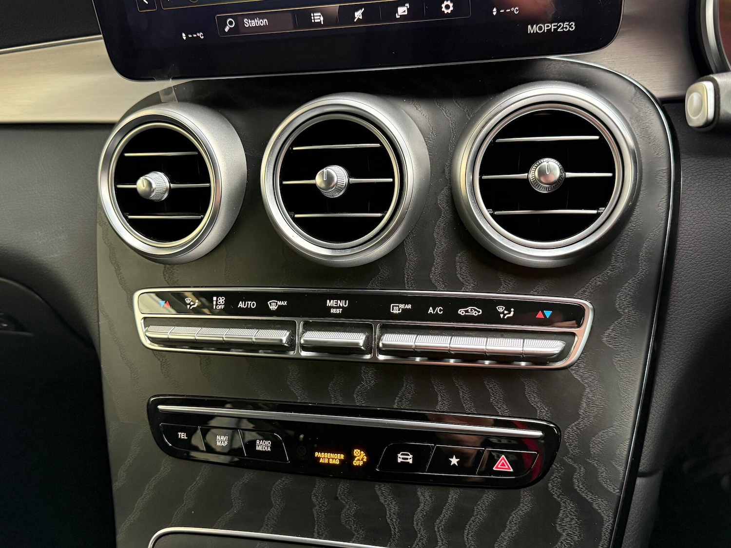 Used Mercedes-Benz GLC 2021 for sale - 76925973: Photo 21