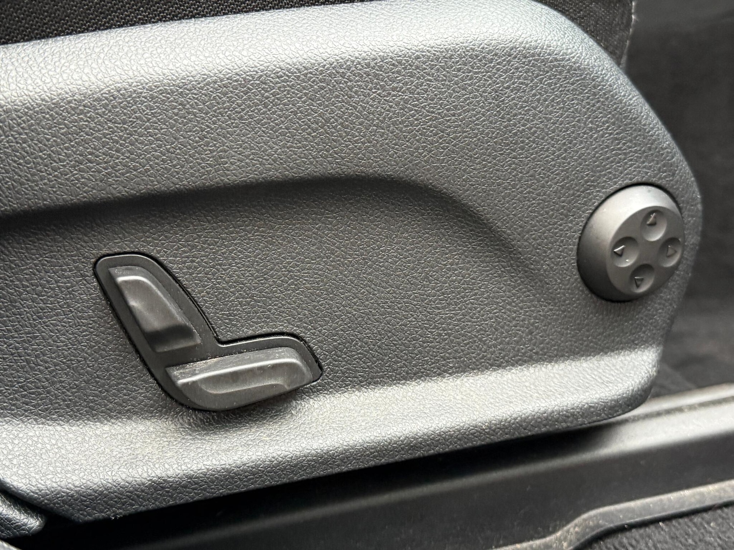 Used Mercedes-Benz GLC 2021 for sale - 76925973: Photo 31