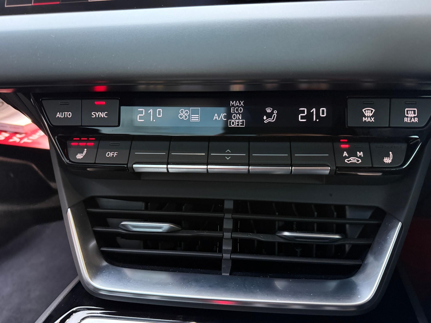 Used Audi e-tron GT 2023 for sale - 77229712: Photo 16