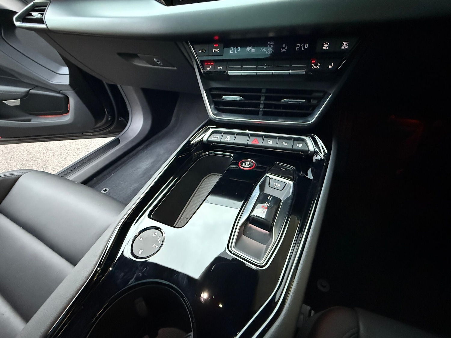 Used Audi e-tron GT 2023 for sale - 77229712: Photo 18