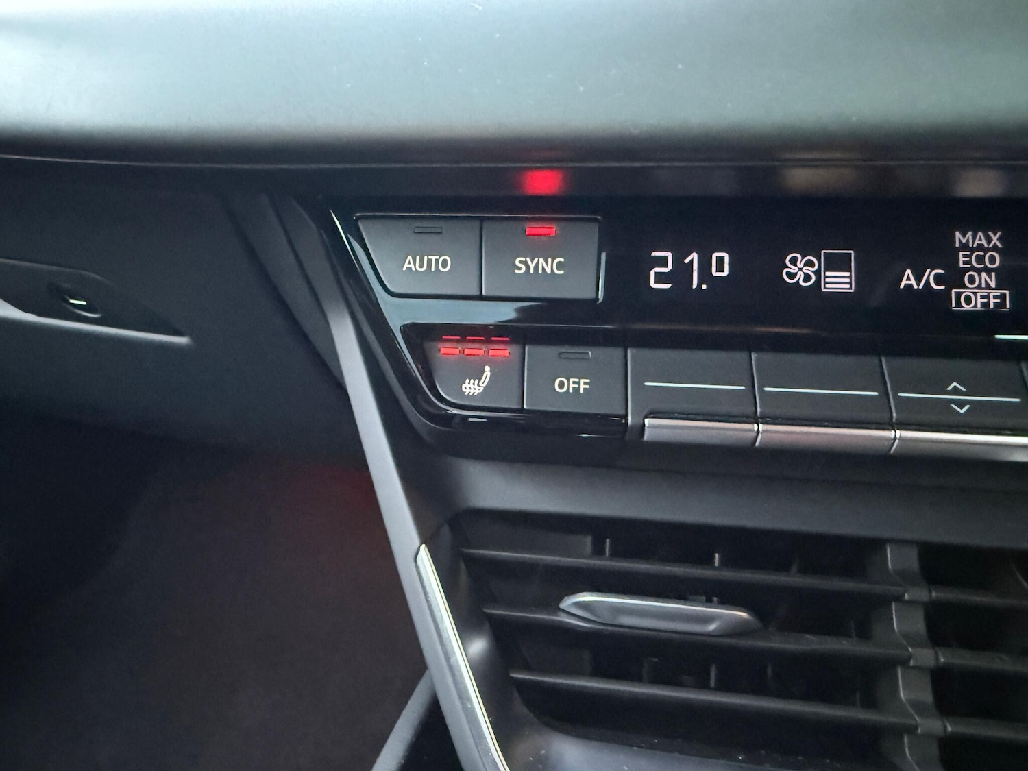 Used Audi e-tron GT 2023 for sale - 77229712: Photo 6