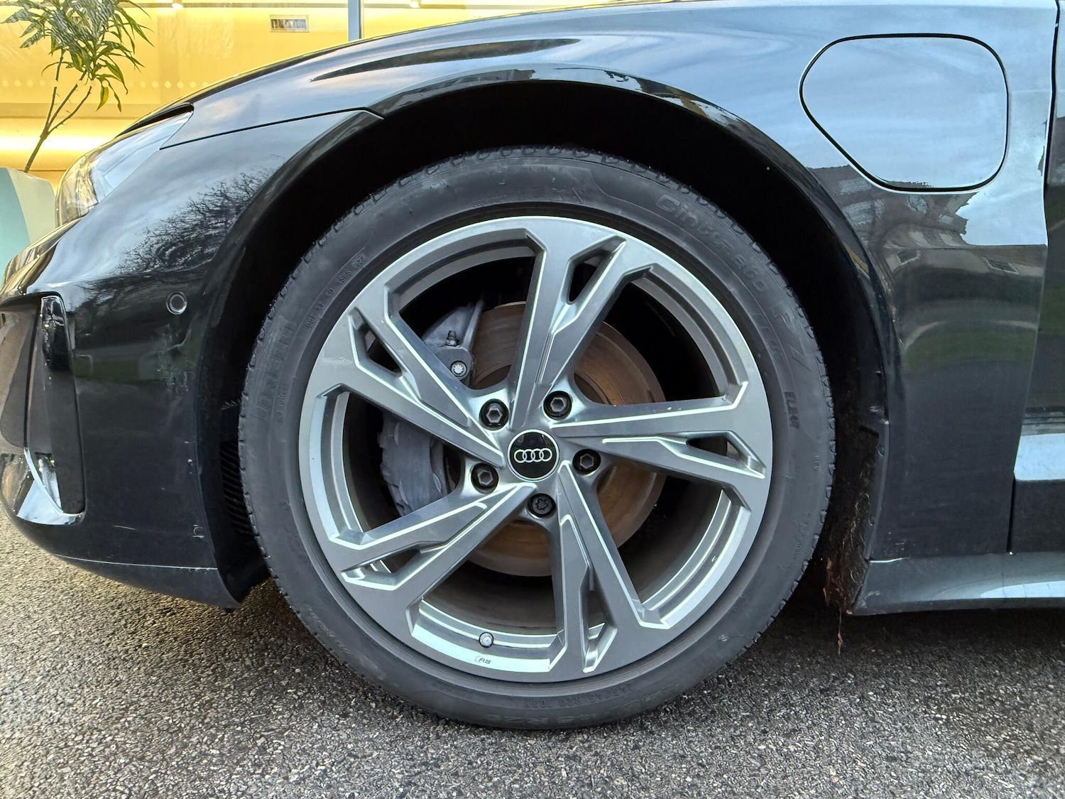 Used Audi e-tron GT 2023 for sale - 77229712: Photo 9