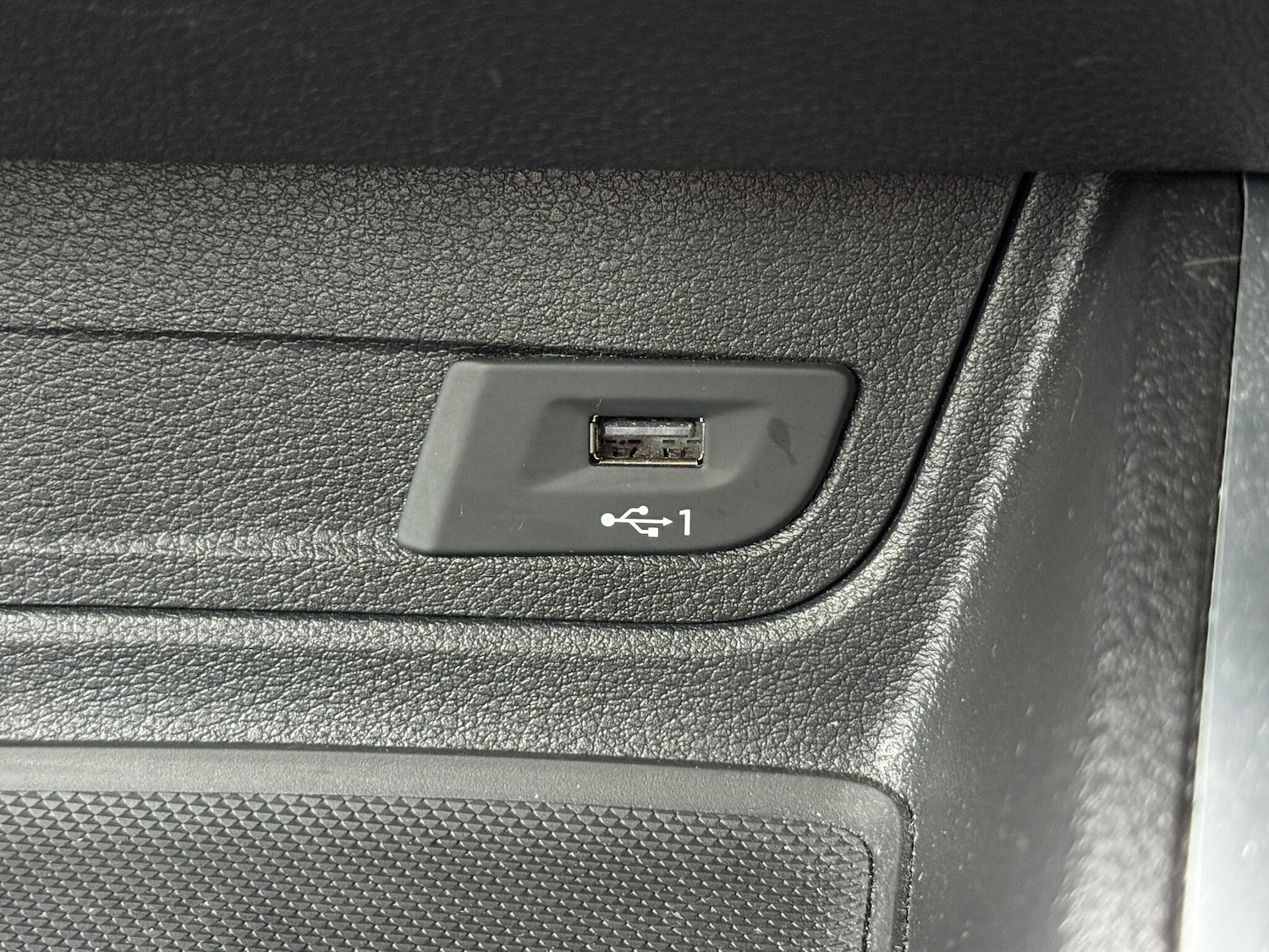 Used Audi Q2 2017 for sale - 77440825: Photo 10