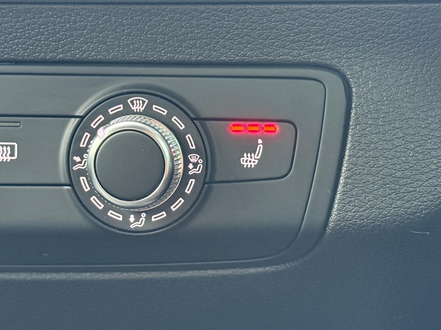 Used Audi Q2 2017 for sale - 77440825: Photo 5