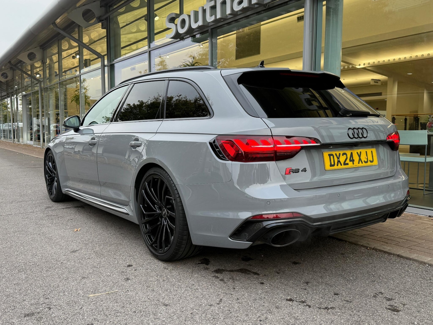 Used Audi RS4 Avant 2024 for sale - 76294521: Photo 8