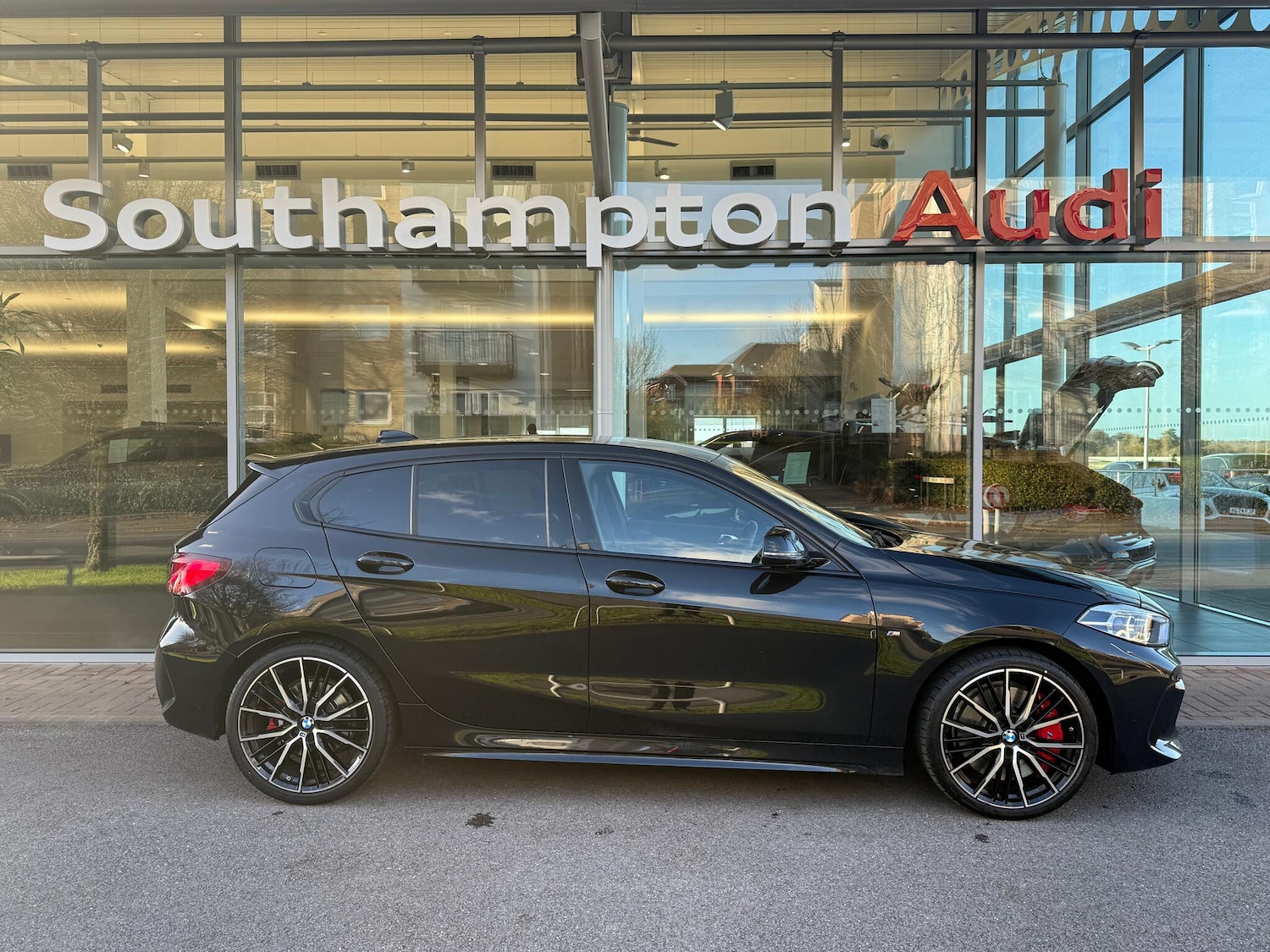 Used BMW 1 Series 2024 for sale - 76607835: Photo 2