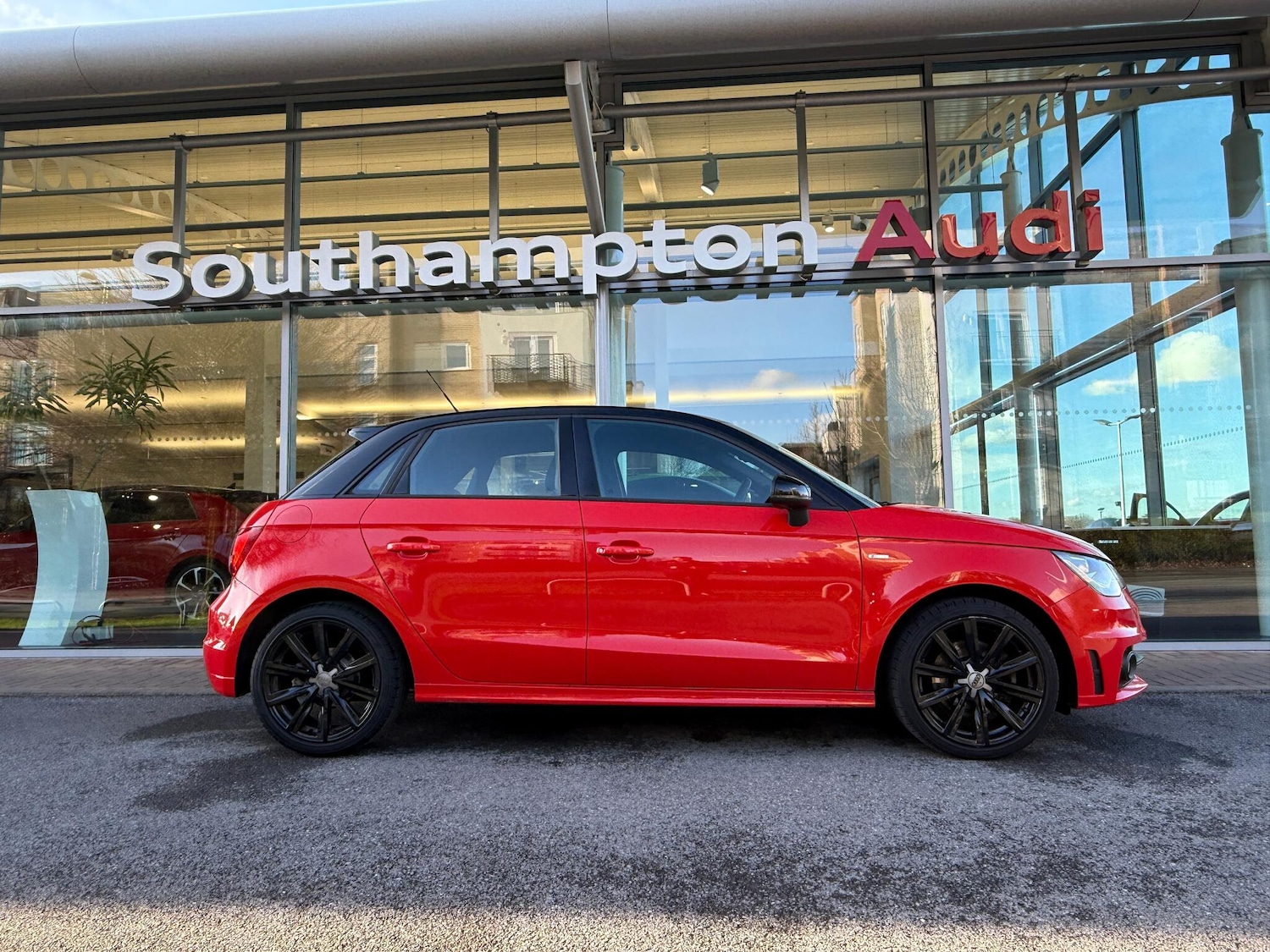 Used Audi A1 2014 for sale - 77439645: Photo 2