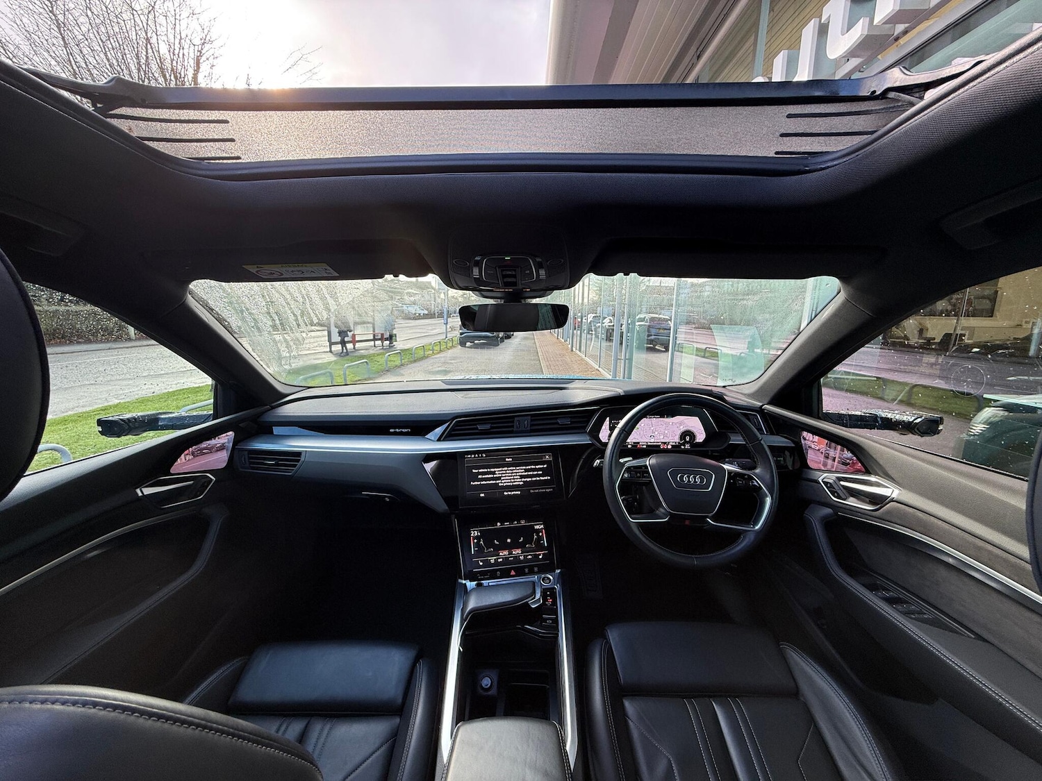 Used Audi e-tron 2021 for sale - 77377120: Photo 3