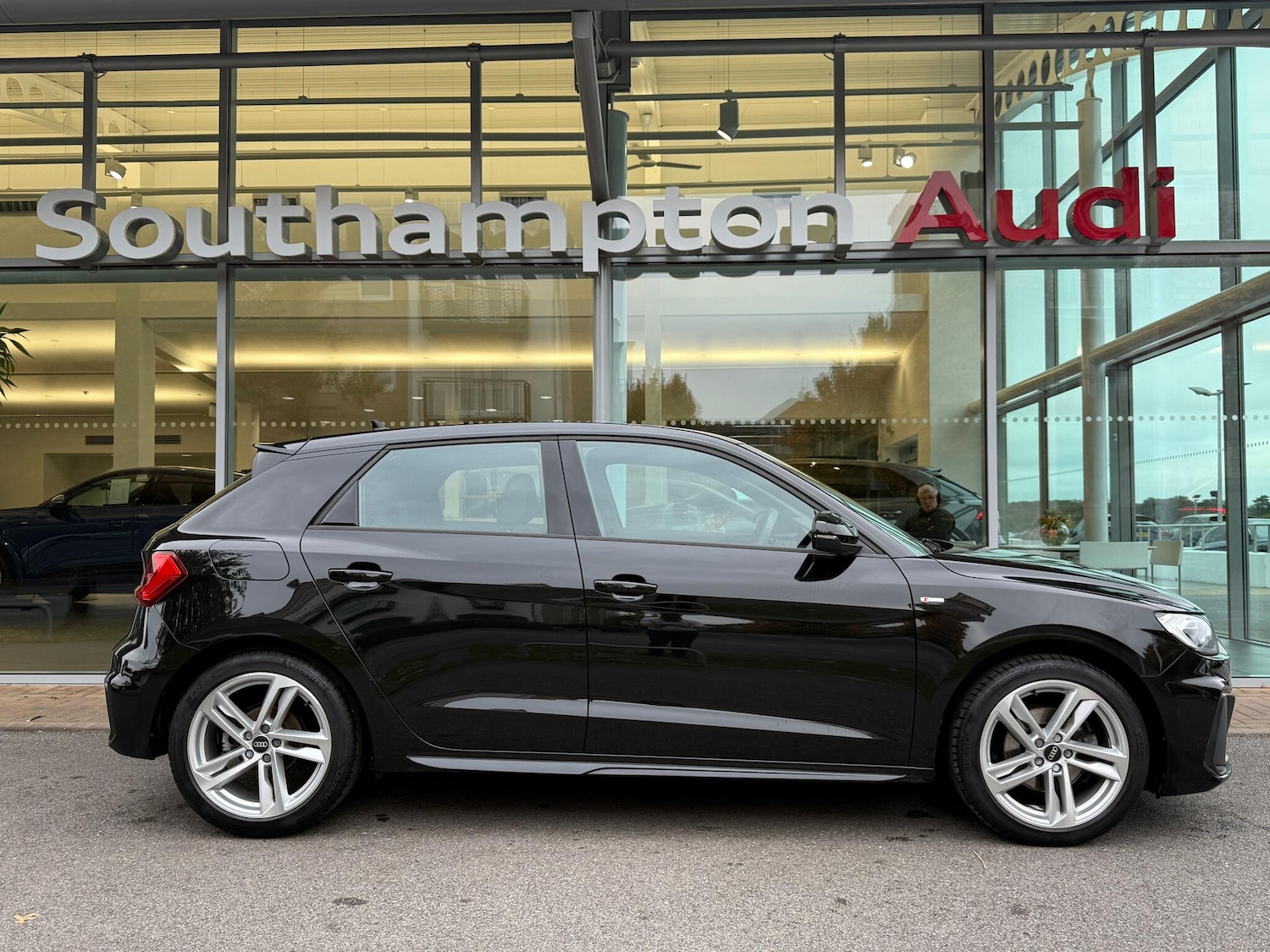 Used Audi A1 2022 for sale - 76295907: Photo 2