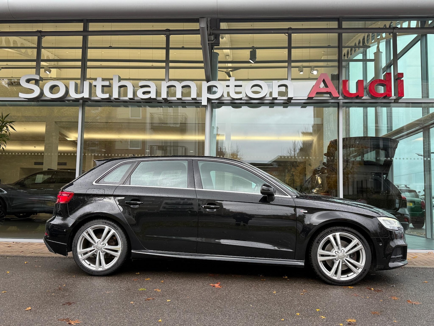 Used Audi A3 2017 for sale - 76457933: Photo 2