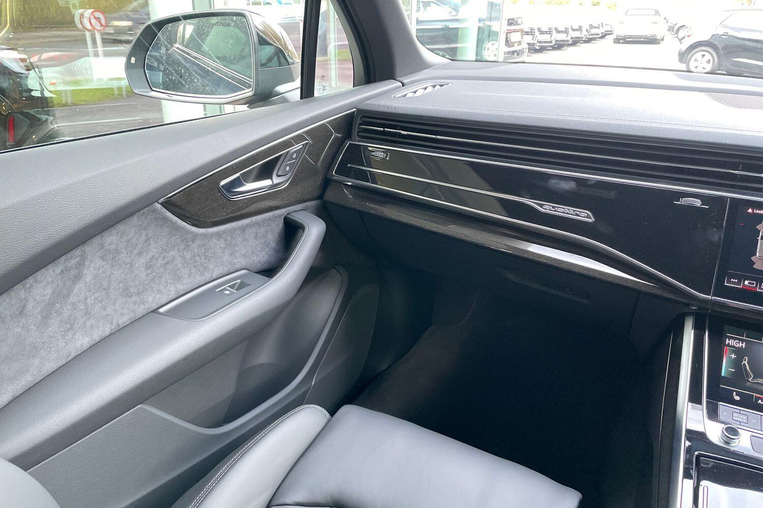 Used Audi Q7 2025 for sale - 76247874: Photo 32