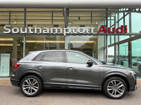 Used Audi Q3 2021 for sale - 76226507: Photo 2