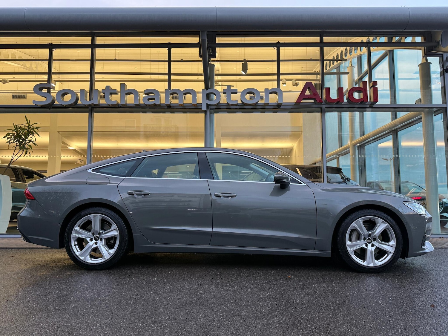 Used Audi A7 2023 for sale - 76802142: Photo 2