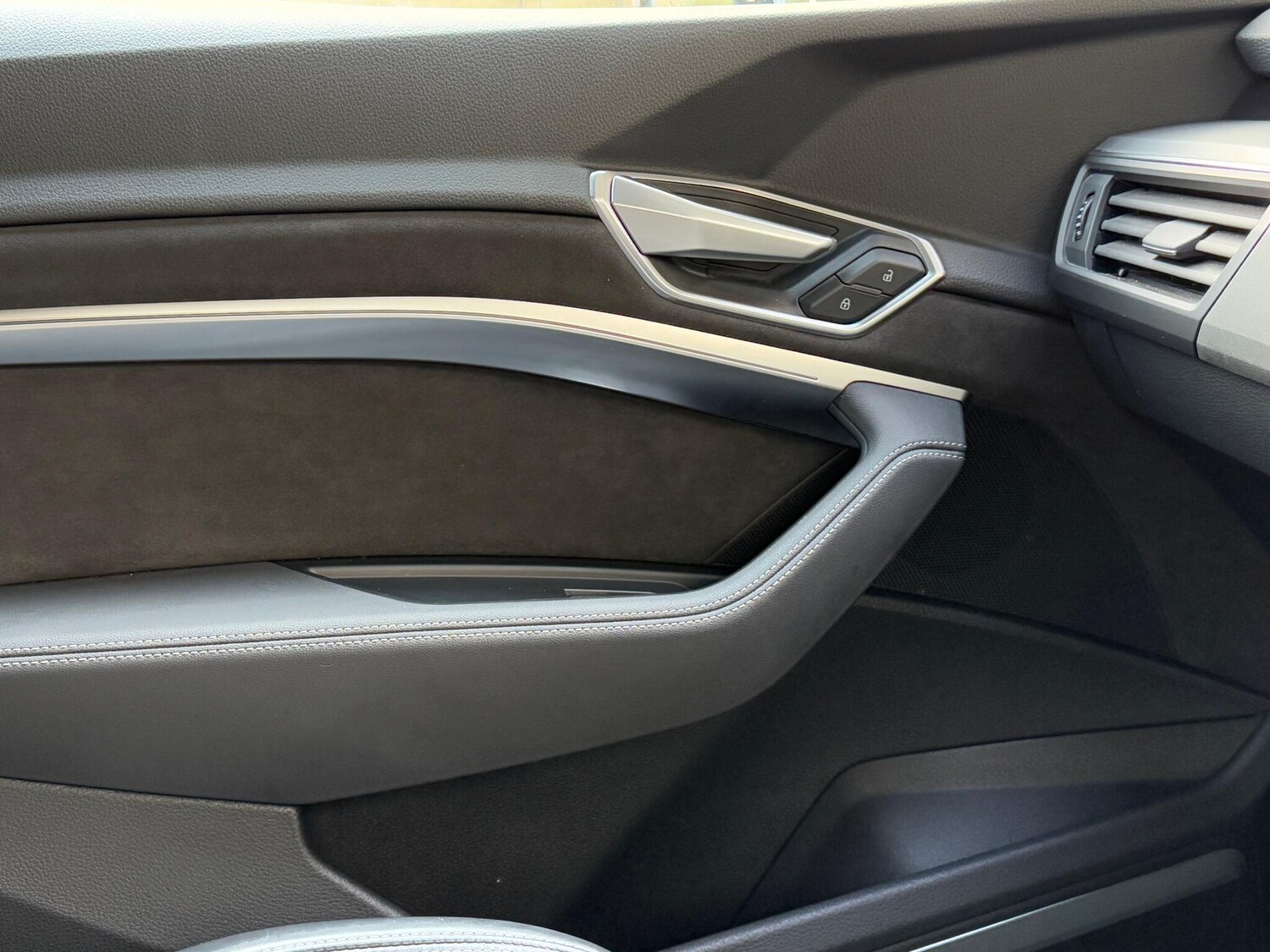 Used Audi e-tron 2021 for sale - 77550344: Photo 33