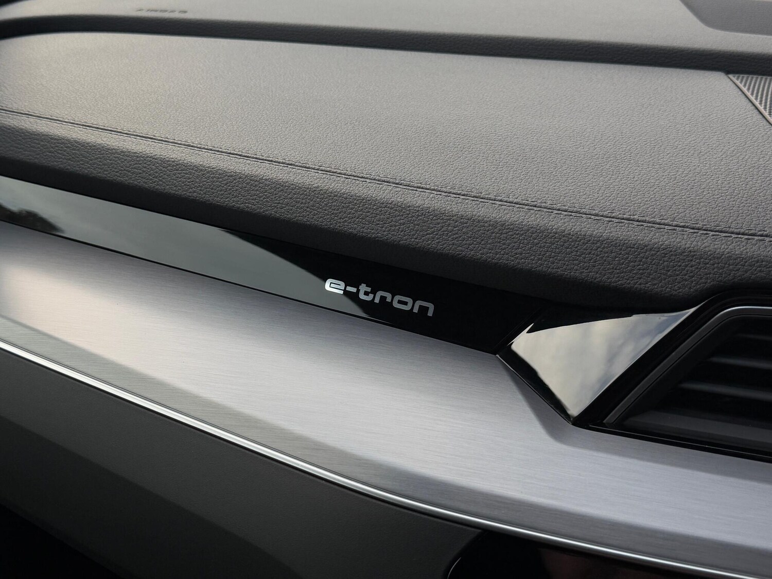 Used Audi e-tron 2021 for sale - 77550344: Photo 34