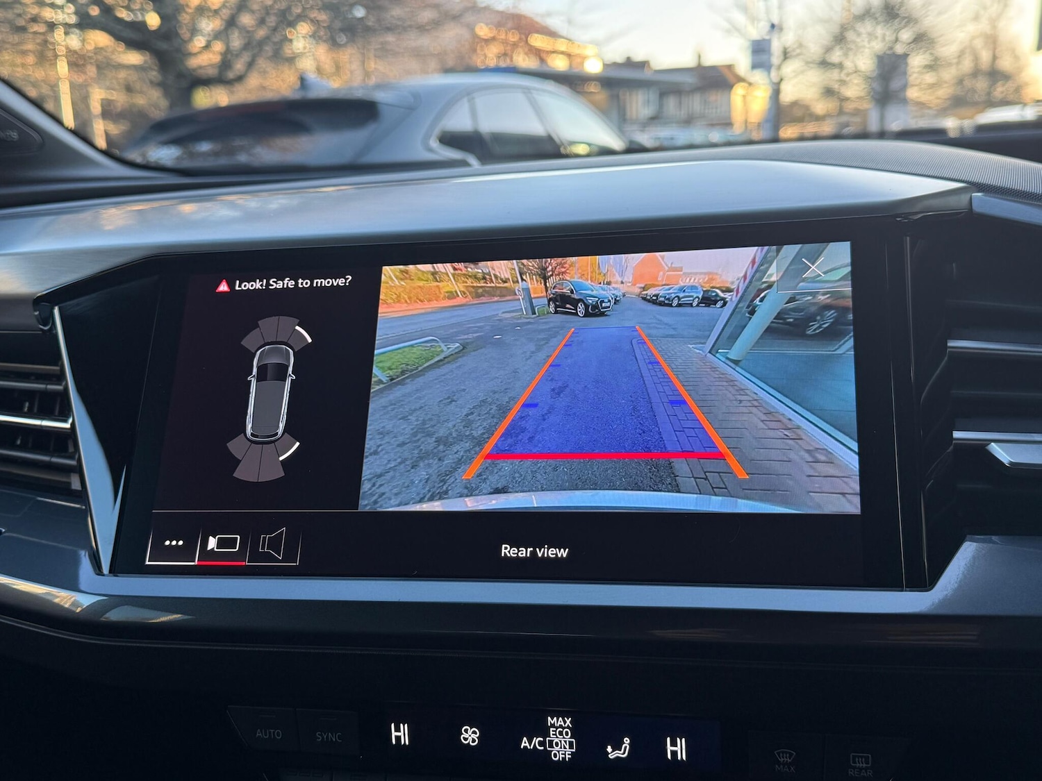 Used Audi Q4 e-tron 2024 for sale - 77091442: Photo 5