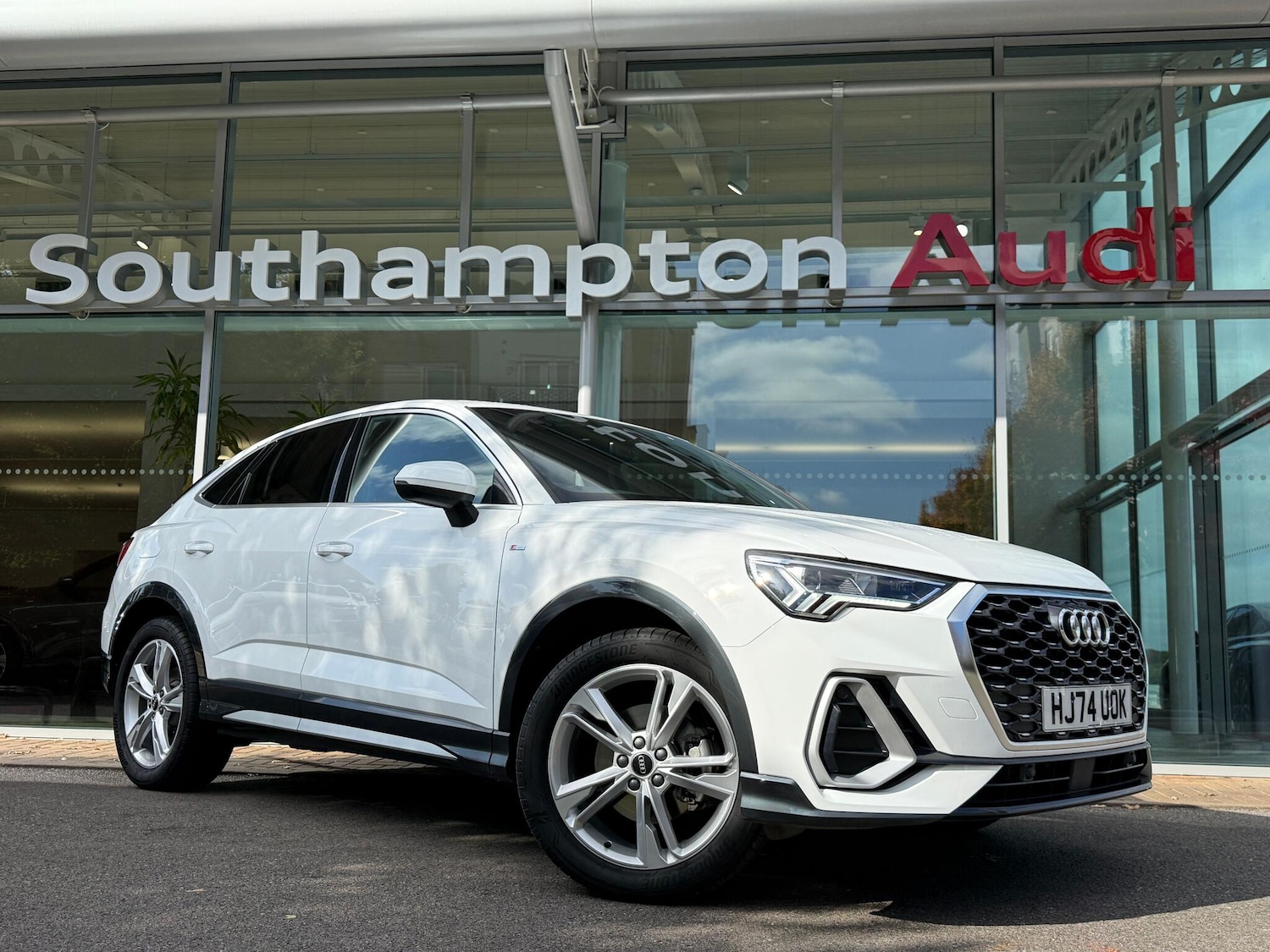 Used Audi Q3 2024 for sale - 76239145: Photo 1