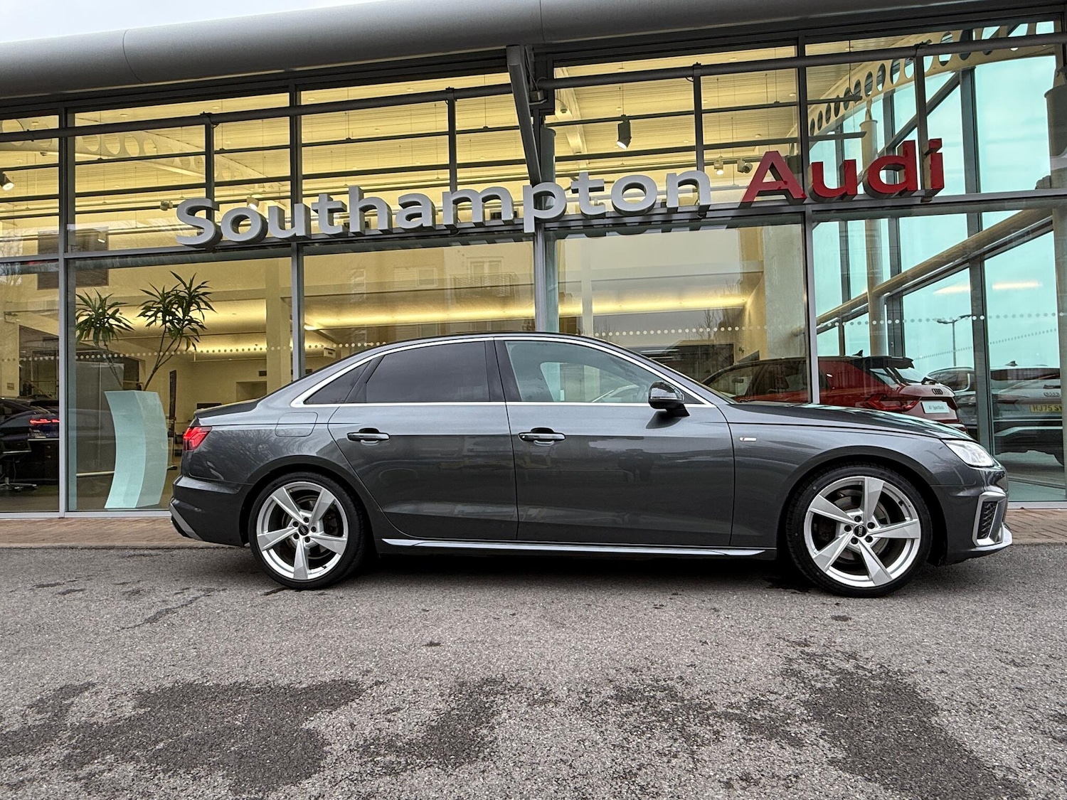 Used Audi A4 2023 for sale - 77351915: Photo 2