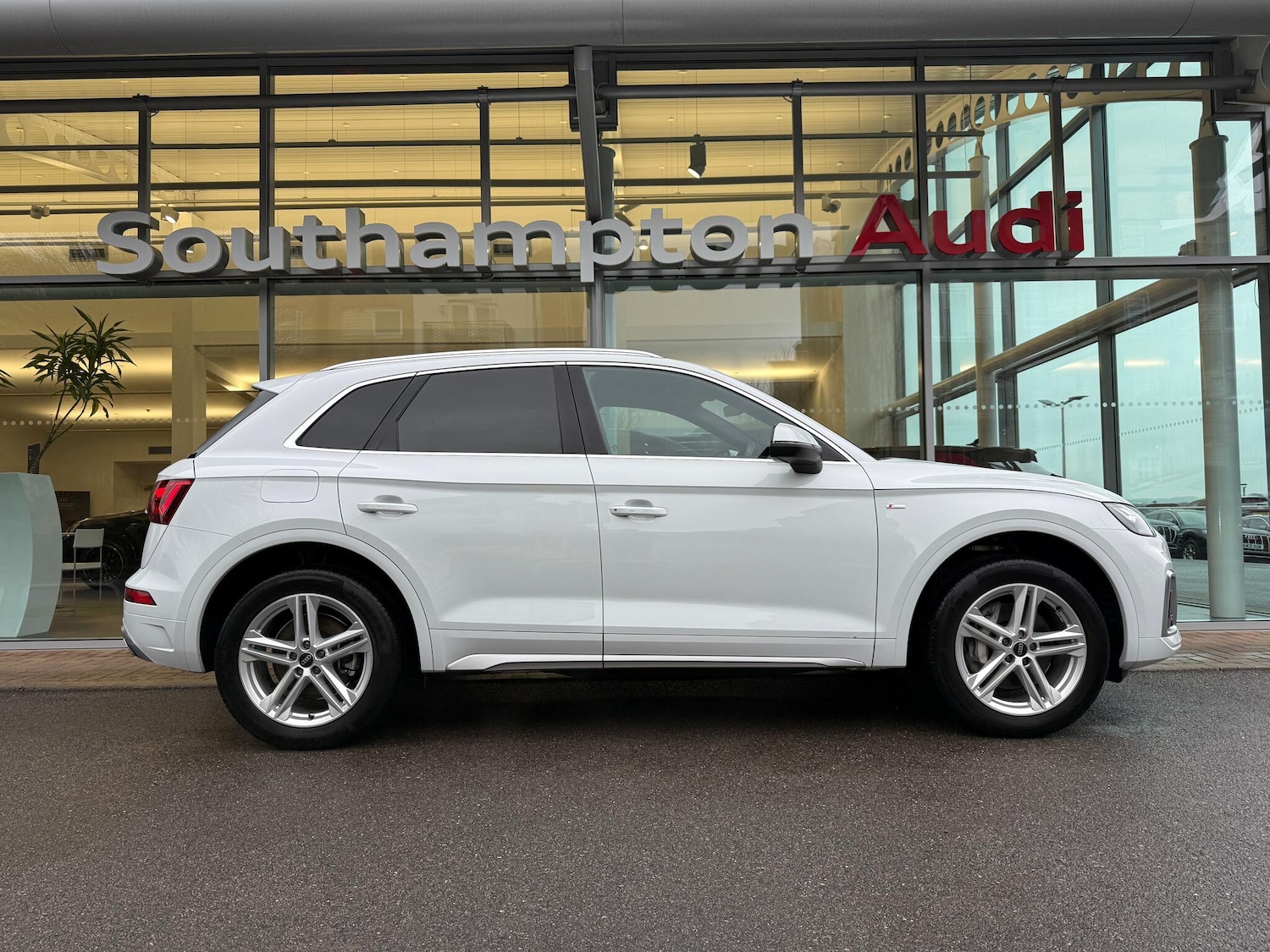 Used Audi Q5 2023 for sale - 77255331: Photo 4