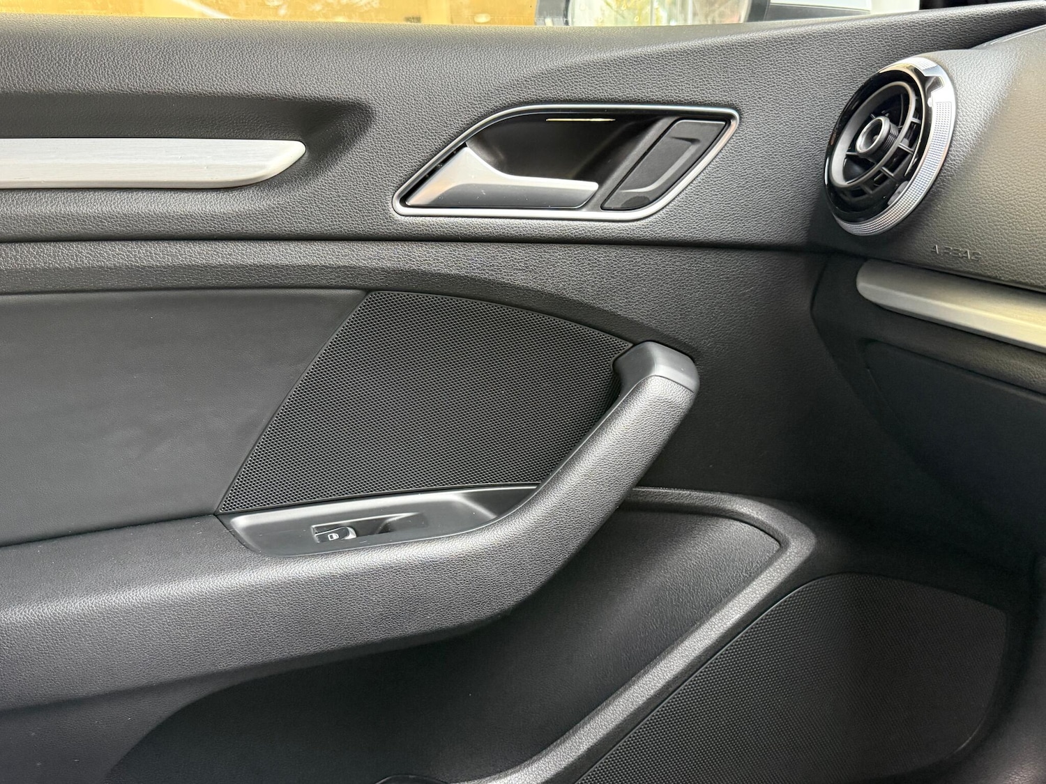 Used Audi A3 Cabriolet 2015 for sale - 76295036: Photo 33
