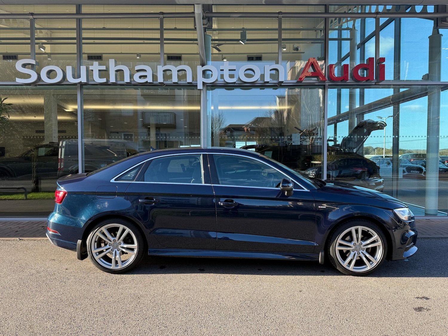 Used Audi A3 2017 for sale - 76607708: Photo 4