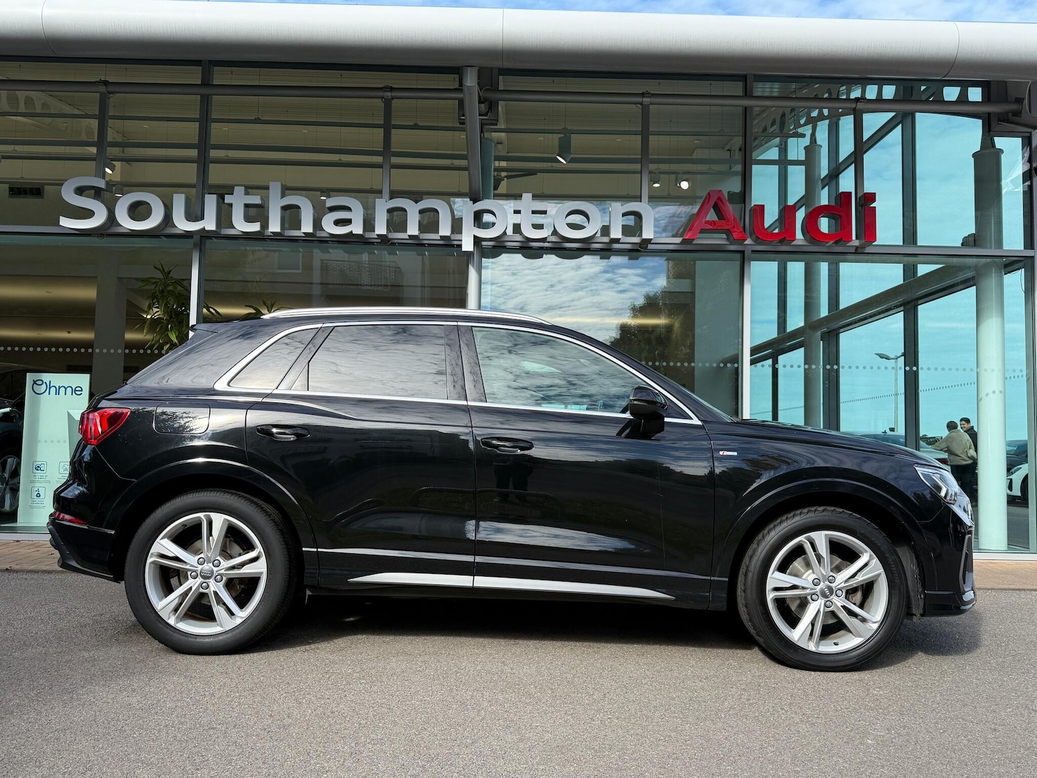 Used Audi Q3 2019 for sale - 76752845: Photo 2