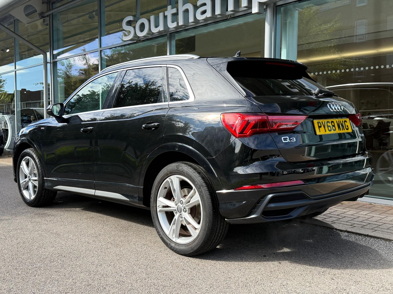 Used Audi Q3 2019 for sale - 76752845: Photo 6