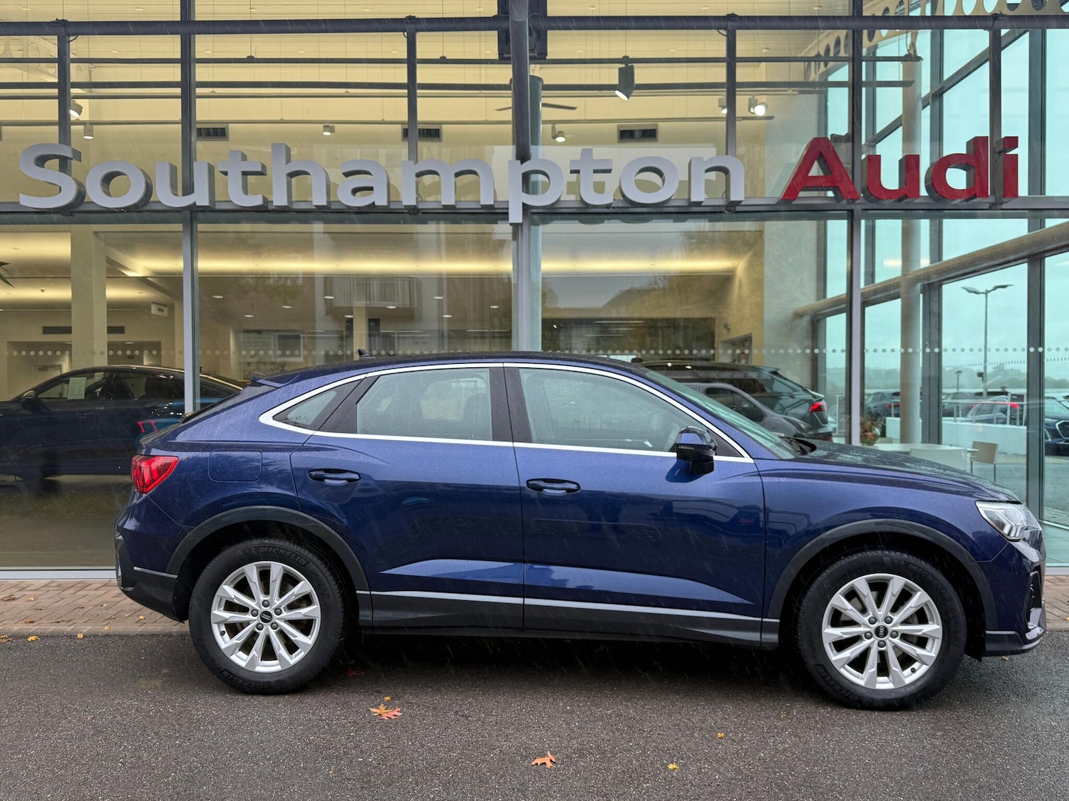 Used Audi Q3 2022 for sale - 76370235: Photo 2