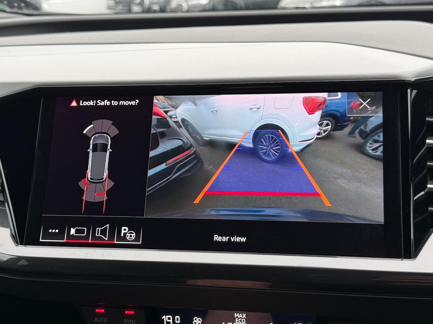 Used Audi Q4 e-tron 2022 for sale - 77202638: Photo 5