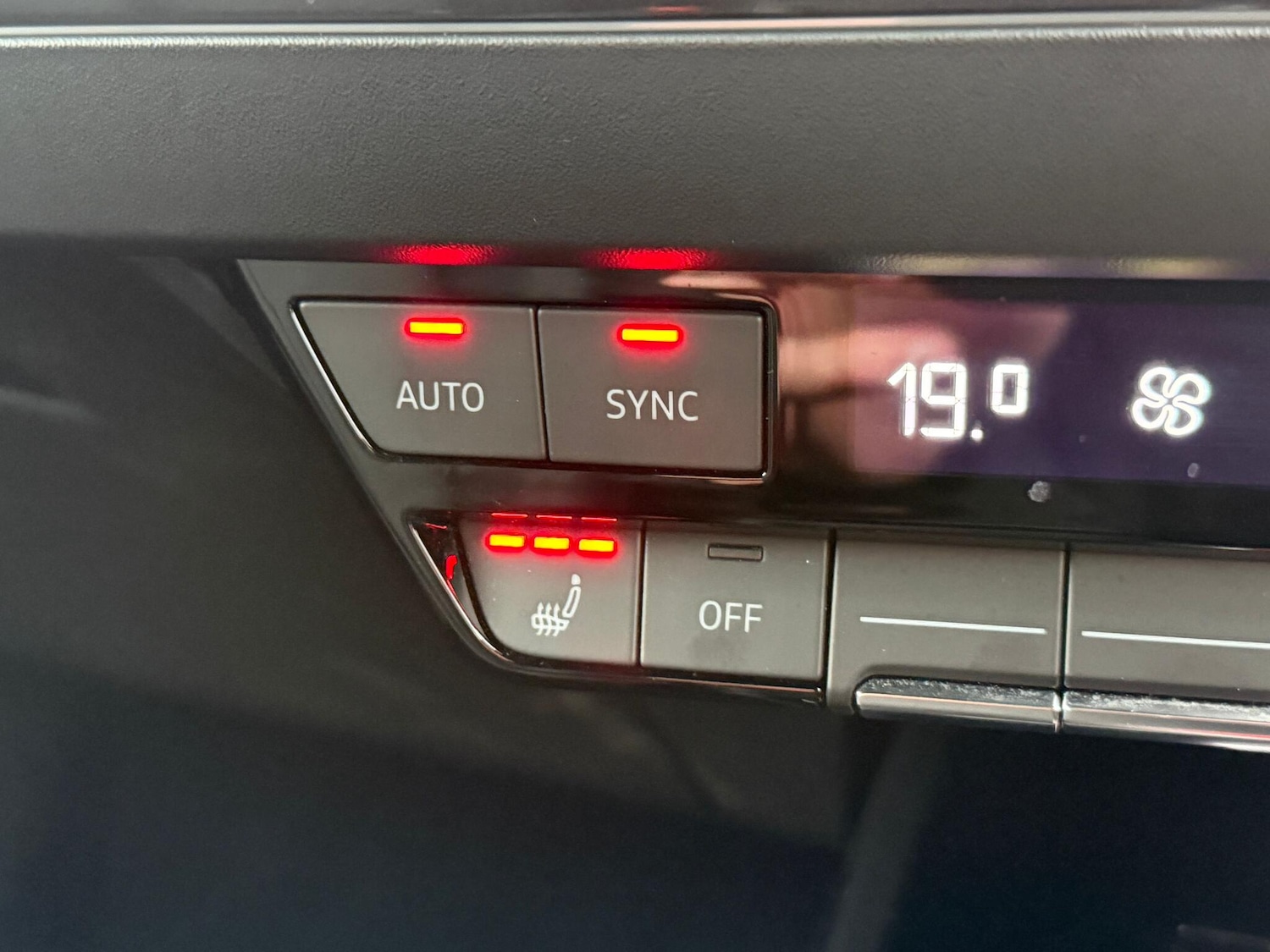 Used Audi Q4 e-tron 2022 for sale - 77202638: Photo 6